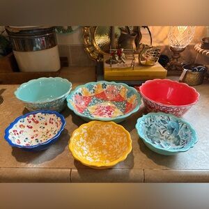 The Pioneer Woman Country Bowls Lot of 6, 1 44oz, 2 32oz and 3 11oz